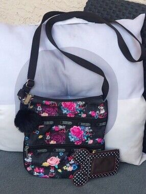 DISNEY'S MINNIE MOUSE x LESPORTSAC 2014 Special Edition Triple Zipper Crossbody